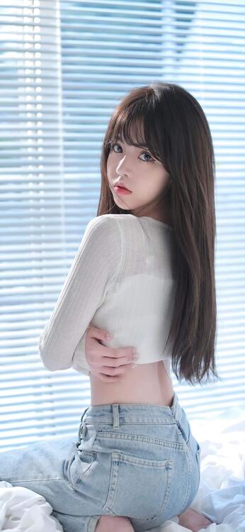 Girl 210118