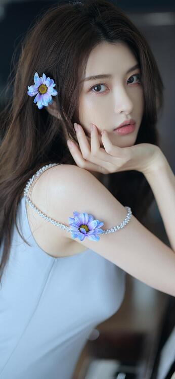 Girl 102679